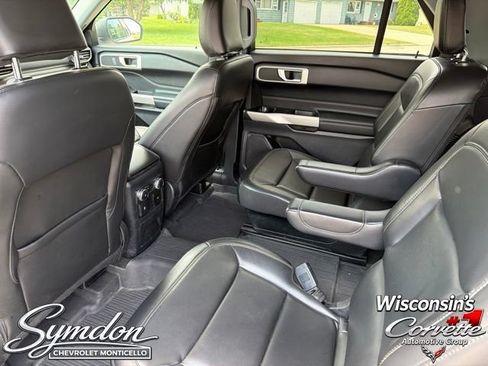 Used 2022 Ford Explorer XLT w/ Equipment Group 202A AWD/4WD image 17