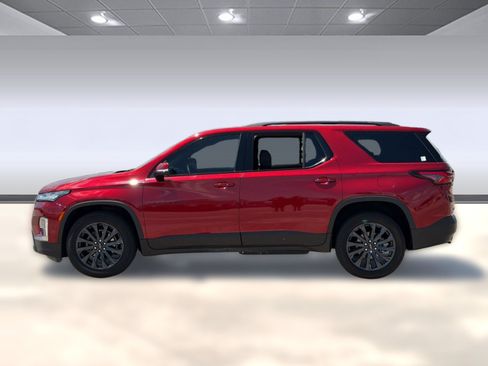 Used 2023 Chevrolet Traverse RS AWD/4WD image 2