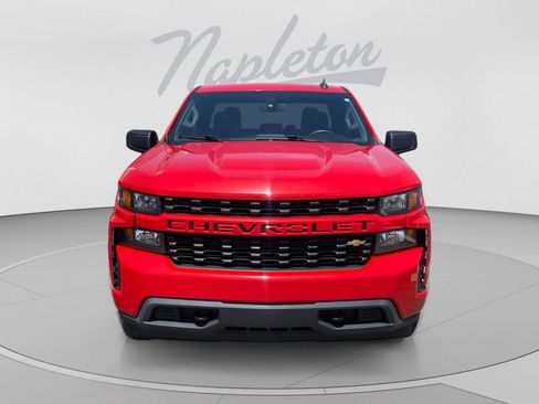Used 2020 Chevrolet Silverado 1500 Custom w/ Custom Value Package RWD image 2