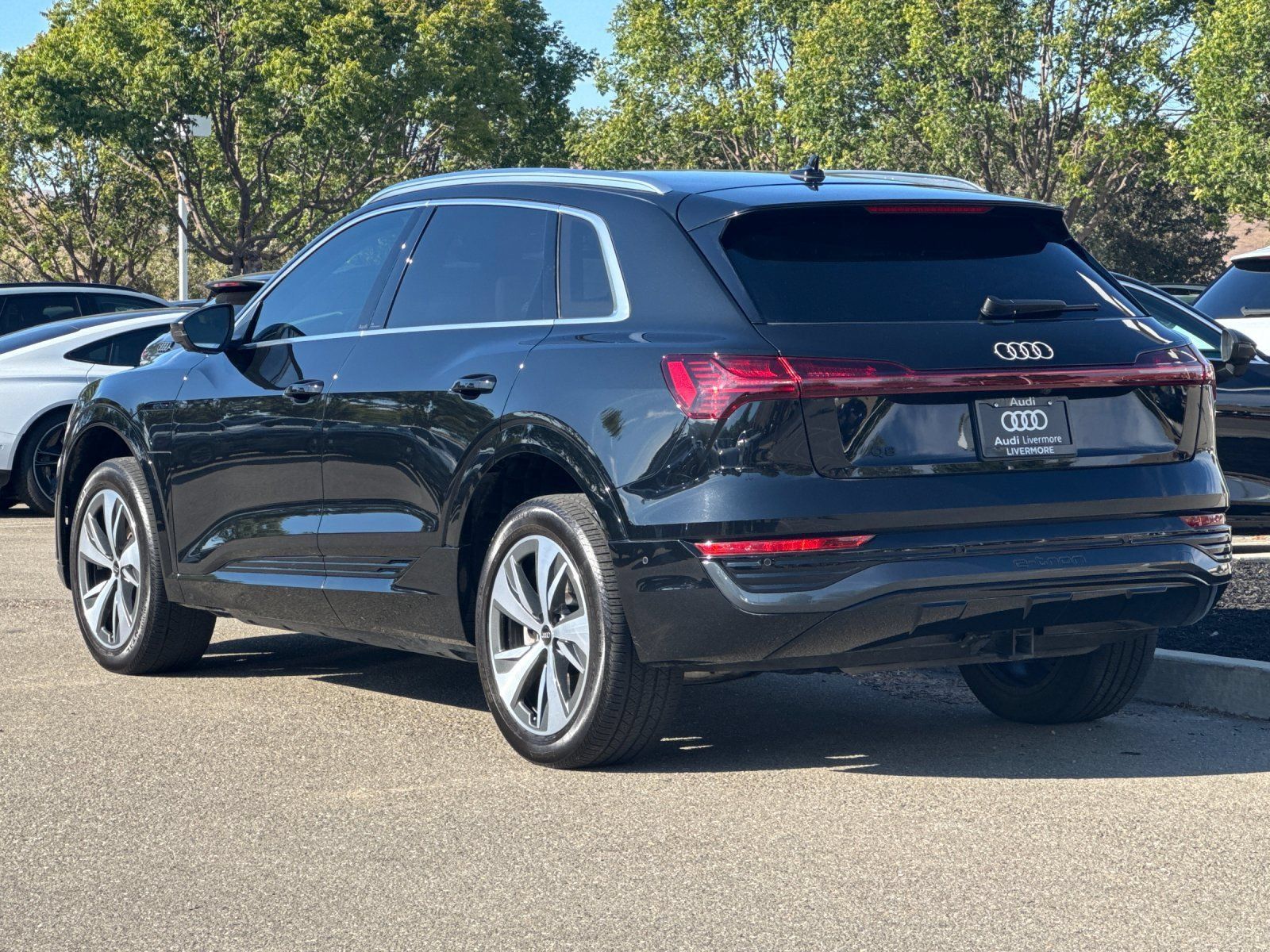 Used 2024 Audi Q8 e-tron Premium Plus w/ Premium Plus Package AWD/4WD image 4