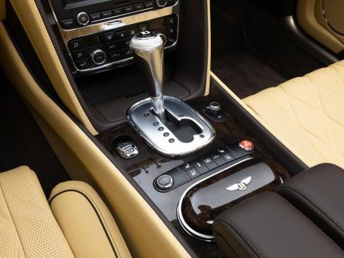 Used 2015 Bentley Flying Spur W12 image 16