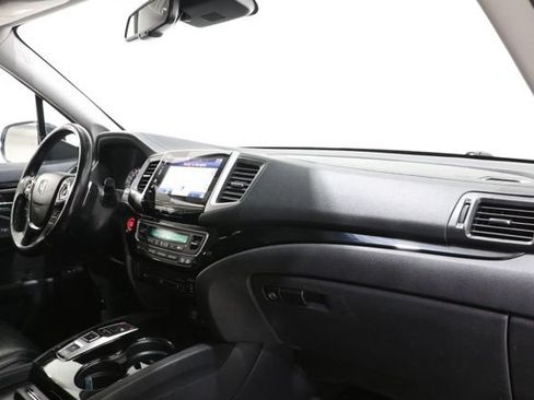 Used 2018 Honda Pilot Touring image 17