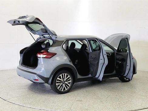Used 2024 Nissan Kicks SV FWD image 13