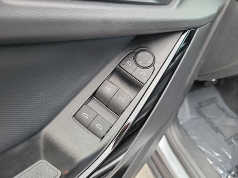 Used 2025 Chevrolet Equinox LT w/ Convenience Package II FWD image 25