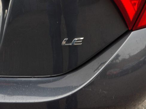 Used 2016 Toyota Corolla LE FWD image 3
