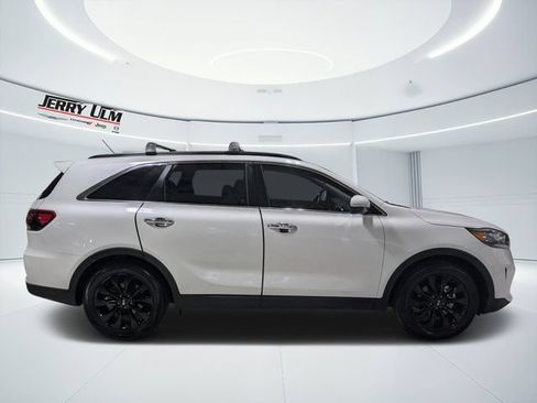 Used 2020 Kia Sorento EX FWD image 2