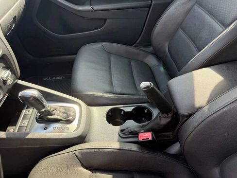 Used 2012 Volkswagen Jetta SE image 26