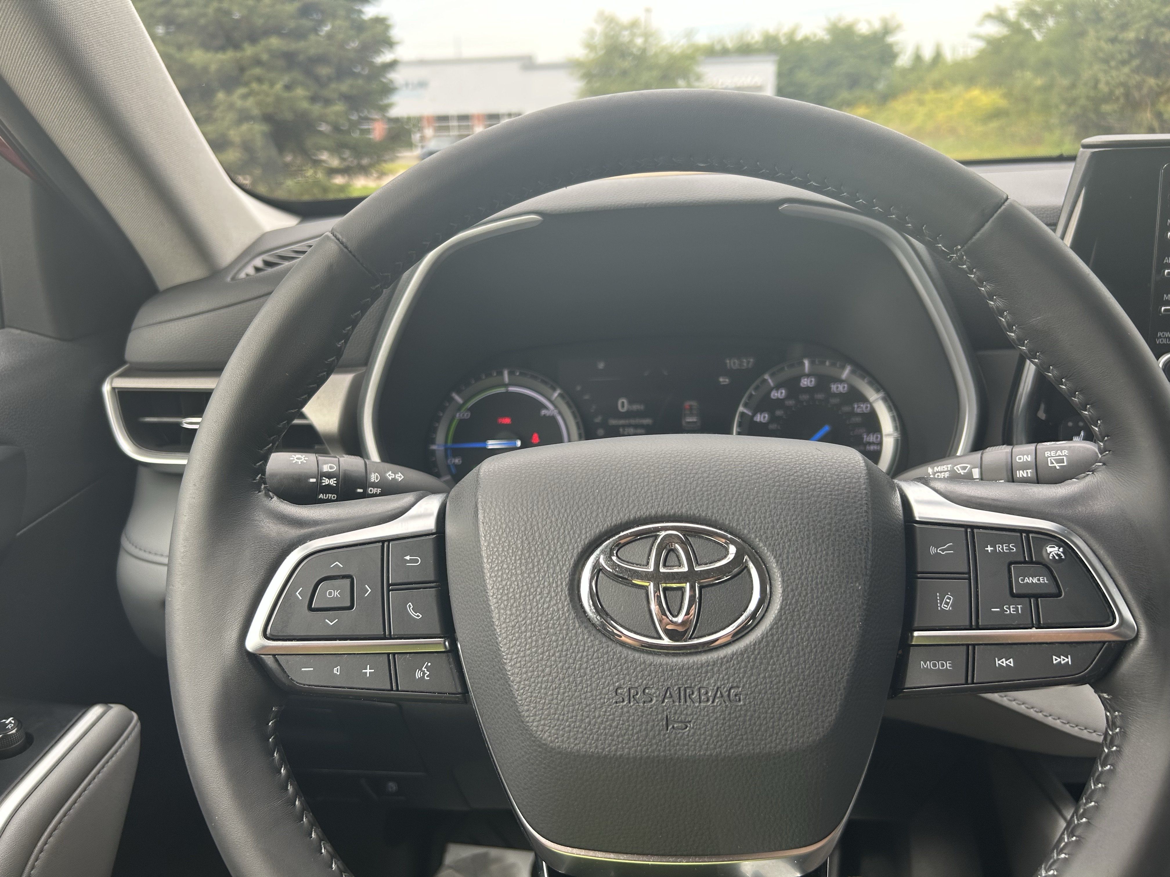 Certified 2021 Toyota Highlander XLE AWD/4WD image 19