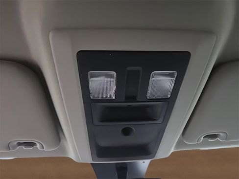 Used 2024 RAM 1500 Classic SLT image 27