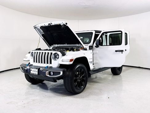 Used 2023 Jeep Wrangler Unlimited Sahara AWD/4WD image 20