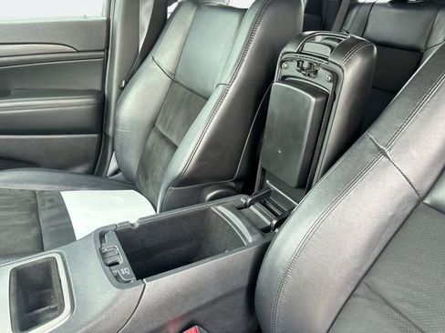 Used 2019 Jeep Grand Cherokee Altitude AWD/4WD image 21