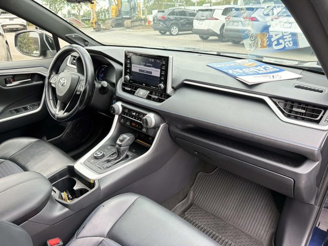 Used 2019 Toyota RAV4 XSE AWD/4WD image 18