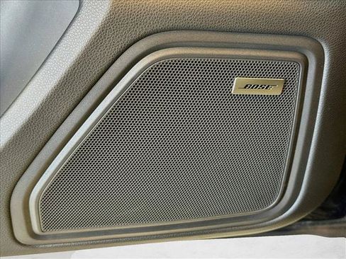 Used 2025 Porsche Macan AWD/4WD image 12