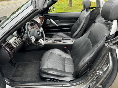 Used 2004 BMW Z4 3.0i RWD image 10