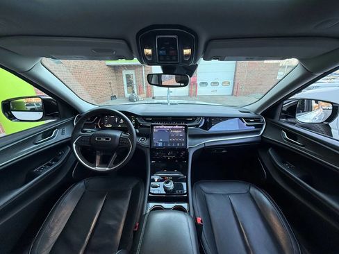 Used 2022 Jeep Grand Cherokee Limited 4xe image 34