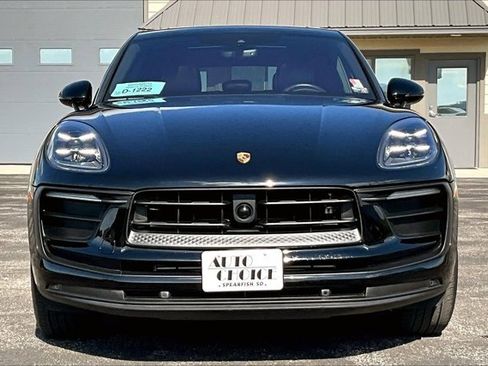 Used 2024 Porsche Macan image 2