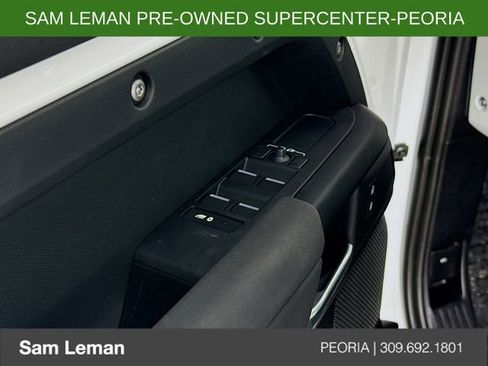Used 2023 Land Rover Defender 110 image 18