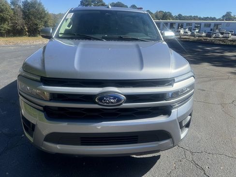 Used 2023 Ford Expedition XLT image 8