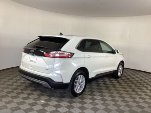 Used 2023 Ford Edge SEL w/ Convenience Package AWD/4WD image 2