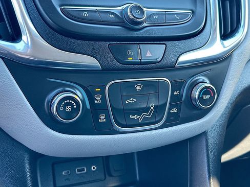 Used 2023 Chevrolet Equinox LS w/ LS Convenience Package image 16