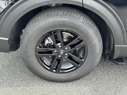 Used 2022 Ford Explorer XLT w/ Equipment Group 202A image 17