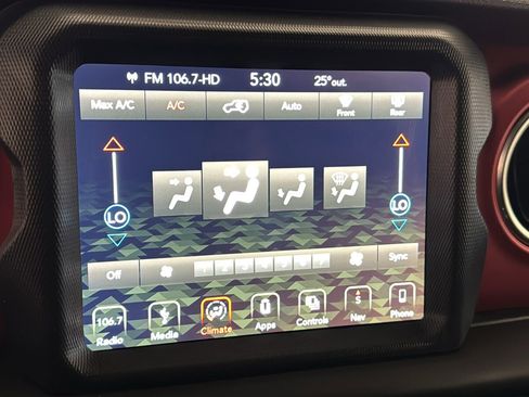 Used 2018 Jeep Wrangler Unlimited Rubicon image 16