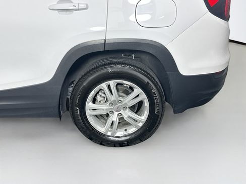 Used 2024 GMC Terrain SLE FWD image 11