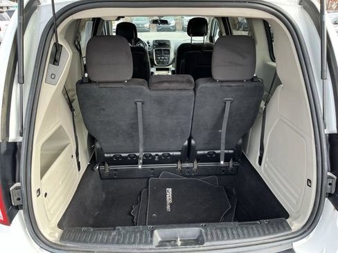Used 2014 Dodge Grand Caravan SXT image 21