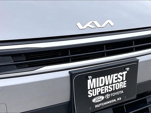 Used 2025 Kia K4 LXS image 27