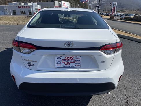 Used 2025 Toyota Corolla LE image 6