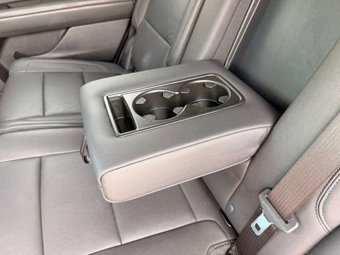 Used 2025 Chevrolet Tahoe Z71 AWD/4WD image 24