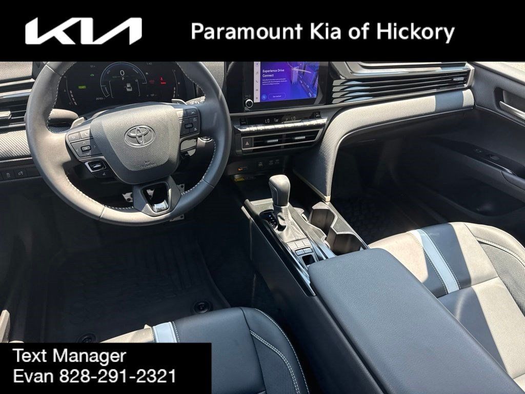 Used 2025 Toyota Camry SE FWD image 16