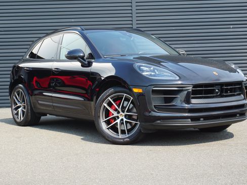 Certified 2023 Porsche Macan S AWD/4WD image 10