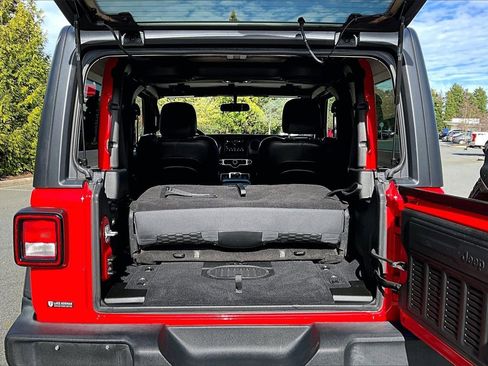 Used 2020 Jeep Wrangler Sport image 22