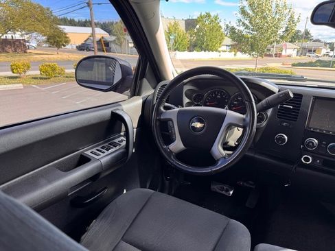 Used 2009 Chevrolet Silverado 1500 LT w/ Power Pack Plus AWD/4WD image 11