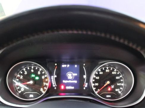 Used 2020 Jeep Compass Latitude AWD/4WD image 18