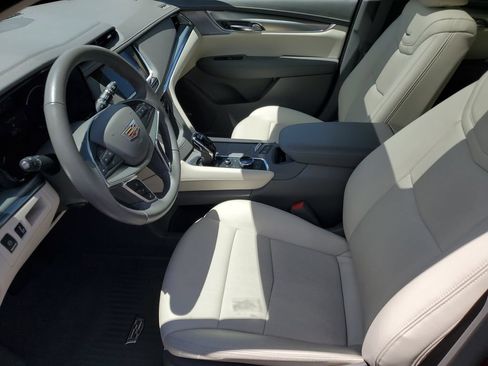 Used 2023 Cadillac XT5 Premium Luxury w/ LPO, Floor Liner Package AWD/4WD image 5