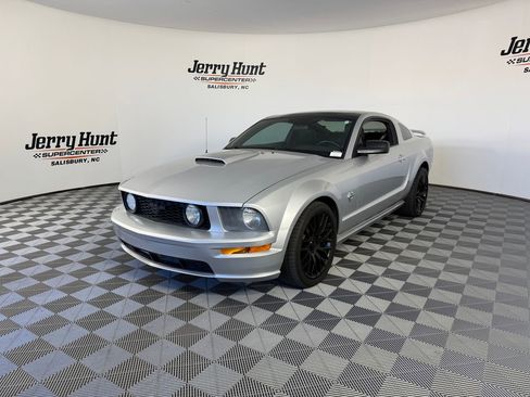 Used 2009 Ford Mustang GT image 1