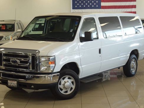 Used 2014 Ford E-350 and Econoline 350 XLT RWD image 13