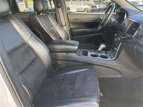 Used 2022 Jeep Grand Cherokee Laredo X image 35