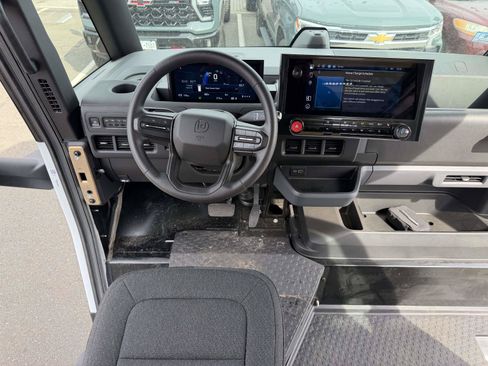 Used 2024 Chevrolet Brightdrop 600 w/ Commercial Equipment Package AWD/4WD image 11