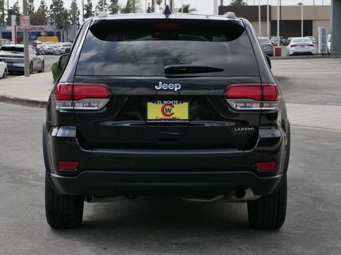 Used 2021 Jeep Grand Cherokee Laredo RWD image 4