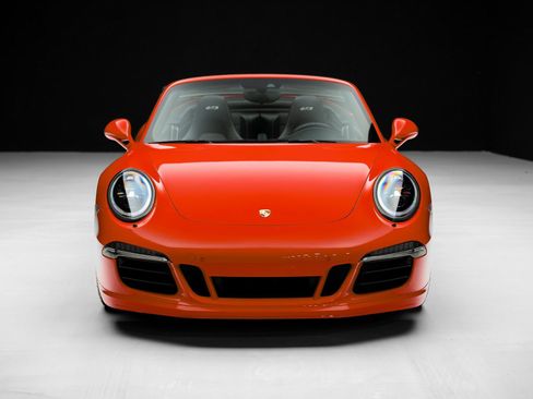 Used 2016 Porsche 911 Carrera GTS w/ GTS Interior Package RWD image 9