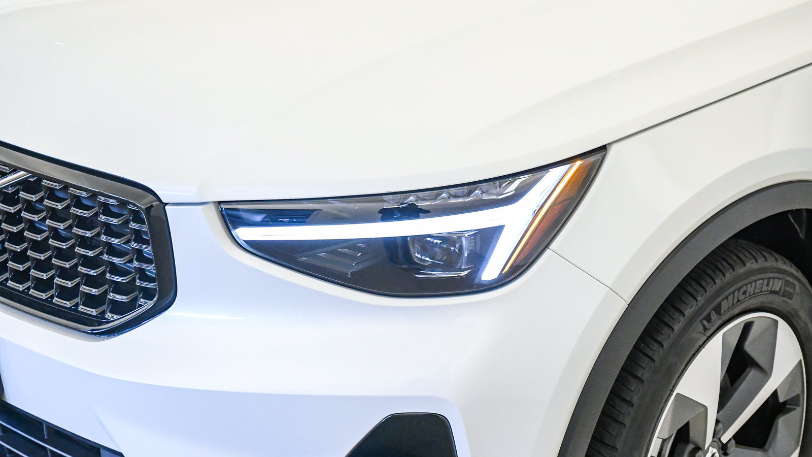 Used 2026 Volvo XC40 B5 Plus w/ Protection Package Premier AWD/4WD image 9