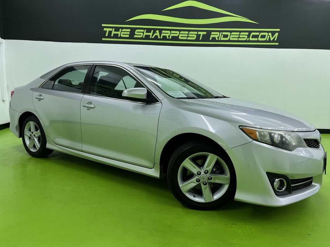 Used 2012 Toyota Camry SE FWD image 1