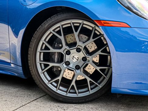 Used 2025 Porsche 911 Carrera T RWD image 13