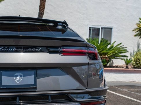 Used 2024 Lamborghini Urus Performante AWD/4WD image 43