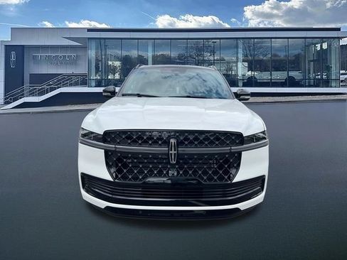New 2027 Lincoln Navigator L Black Label AWD/4WD image 2