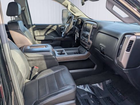 Used 2017 GMC Sierra 2500 Denali w/ Duramax Plus Package image 9