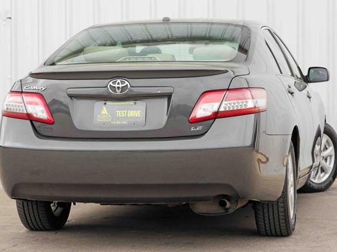 Used 2011 Toyota Camry LE w/ LE Extra-Value Pkg image 4